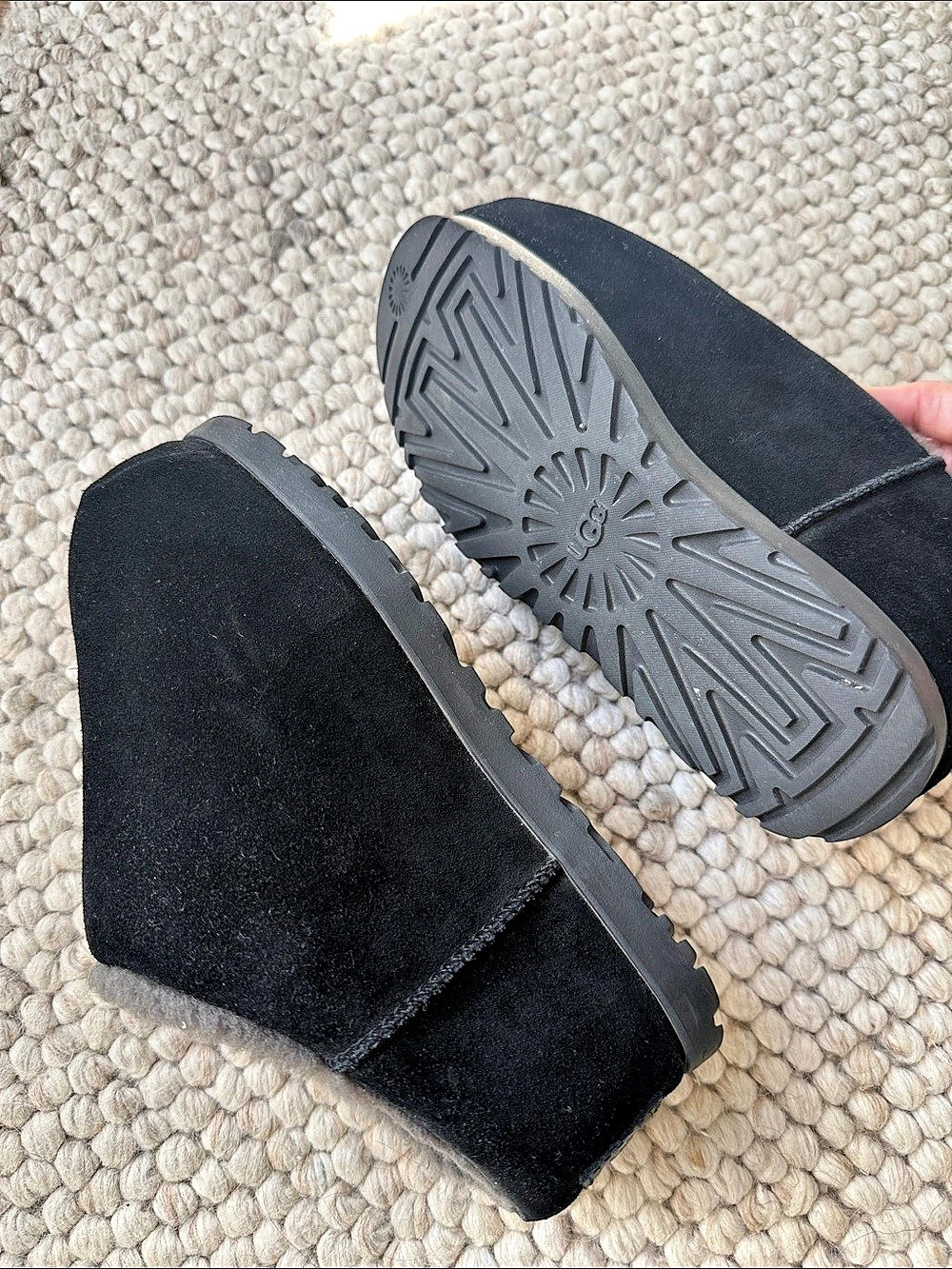 UGG Pumped slides - Picture 2 of 2